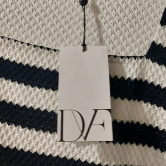 Dress - Picture 5 of 7